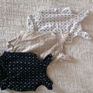 Carter's 3 pack Bodysuits